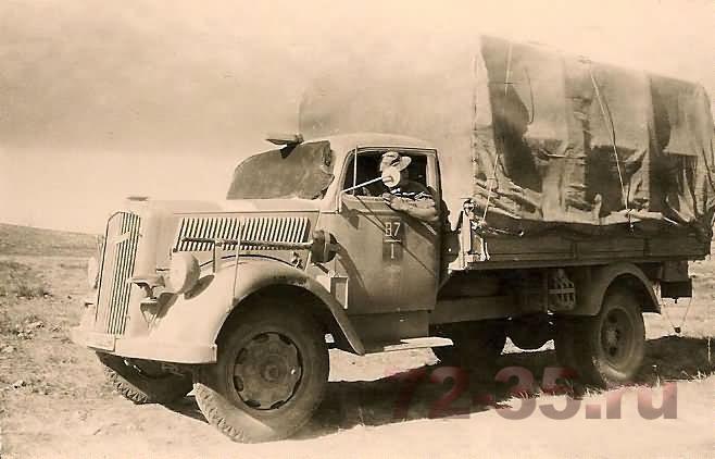Идентификационные знаки для грузовиков Вермахта (3 шт) Afrika_Korps_Unit_Marked_Opel_Blitz_Truck_LKW.jpg